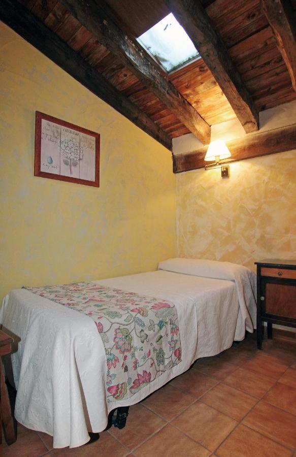 Hotel Rural Los Abuelos Montemayor de Pililla Exteriör bild