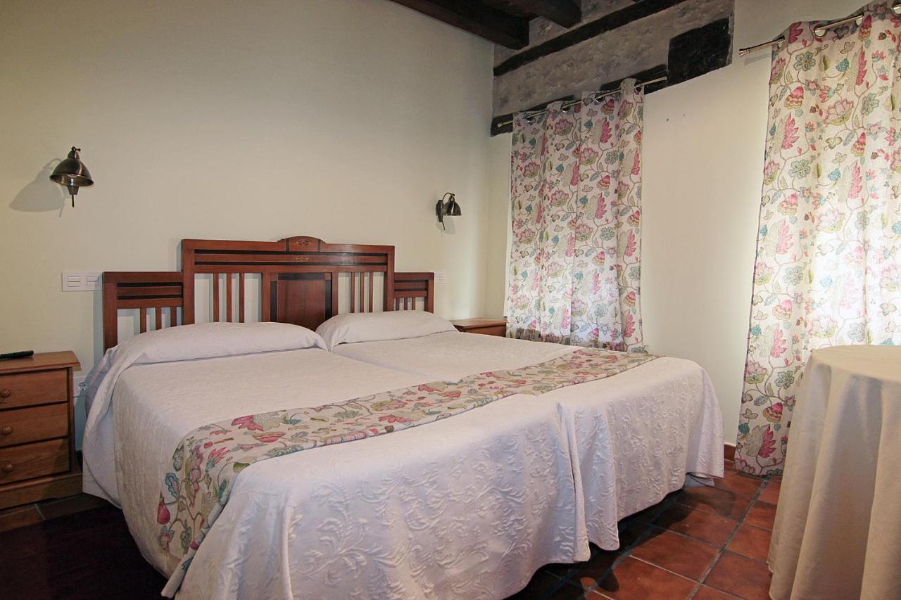 Hotel Rural Los Abuelos Montemayor de Pililla Exteriör bild