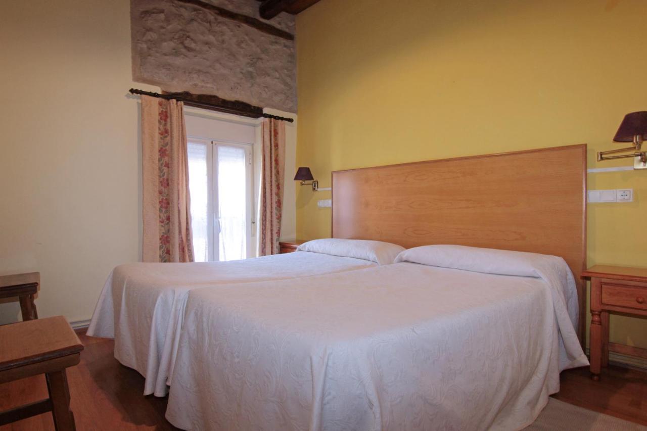 Hotel Rural Los Abuelos Montemayor de Pililla Exteriör bild