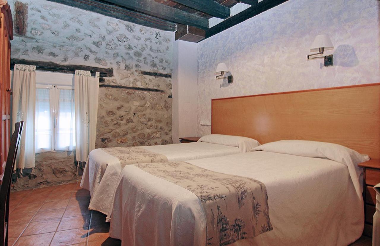 Hotel Rural Los Abuelos Montemayor de Pililla Exteriör bild