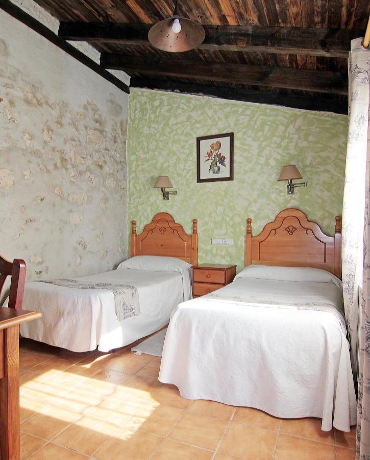 Hotel Rural Los Abuelos Montemayor de Pililla Exteriör bild